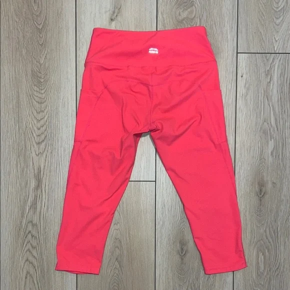 Vibrant Coral High-Waist Capri Leggings with Side Pockets Yoga Tights - Picture 3 of 7